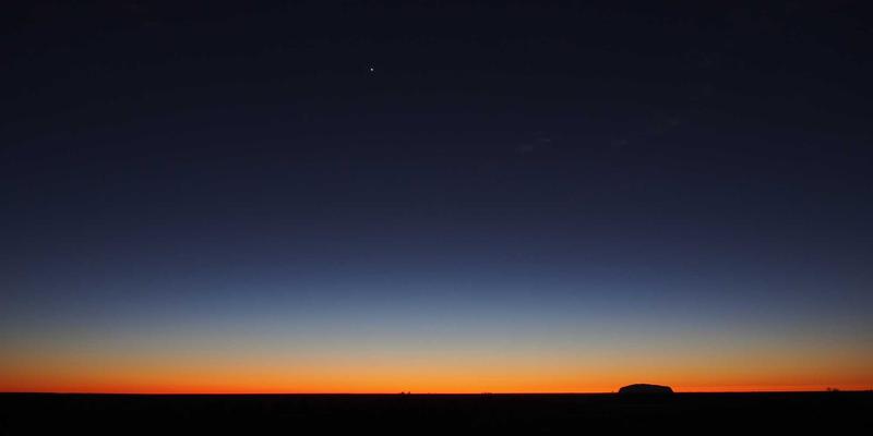 美术校考场景速写高分攻略：从动态捕捉到氛围营造的艺考决胜技巧