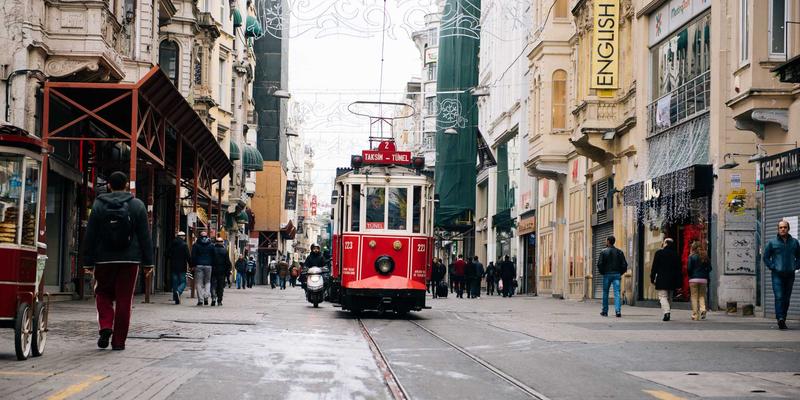 舞蹈艺考优势解析：专业培训如何为艺术梦想插上翅膀