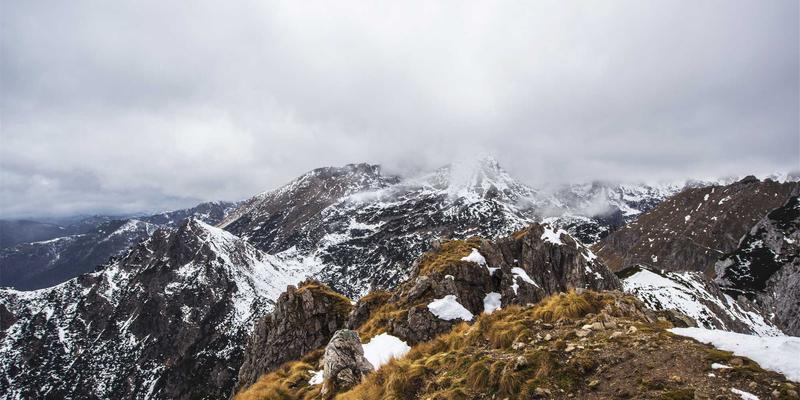 艺术高考新媒体艺术专业备考全攻略：从概念思维到技术呈现的实战指南